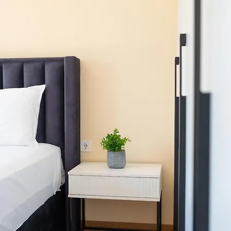 Apartment In Complex Elysia Garden Warna
