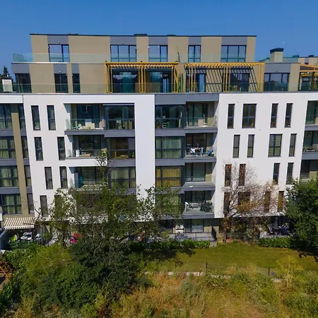 Apartment In Complex Elysia Garden Warna